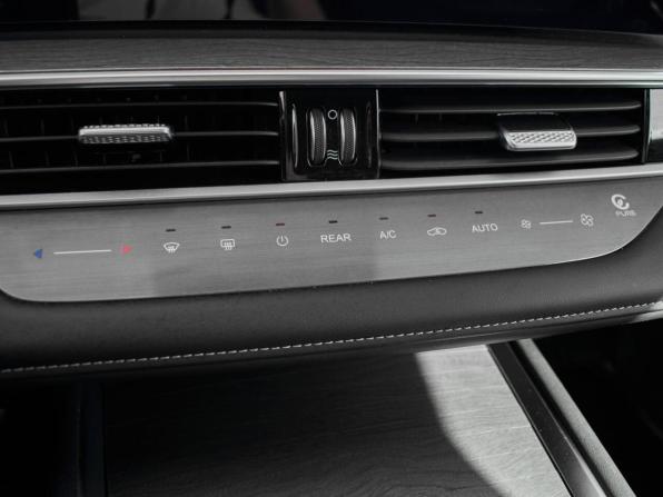Chery Tiggo 8 Pro Max I с пробегом 2024 года, цена 2 820 000 рублей, 10404 км, внедорожник, Автокод Объявления