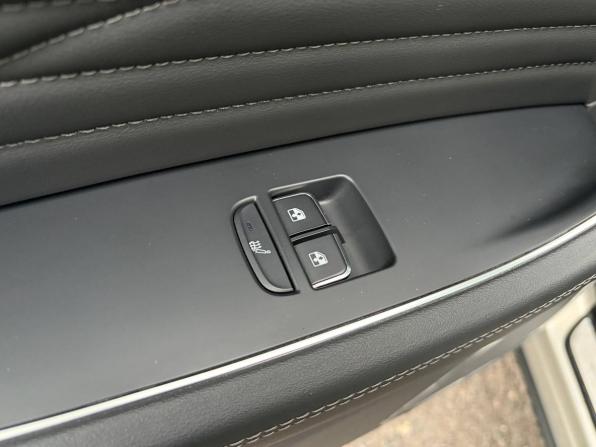 Hongqi HS5 I с пробегом 2023 года, цена 2 365 000 рублей, 78000 км, внедорожник, Автокод Объявления