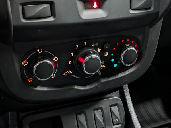 Renault Duster I Рестайлинг с пробегом 2018 года, цена 1 450 000 рублей, 44998 км, внедорожник, Автокод Объявления