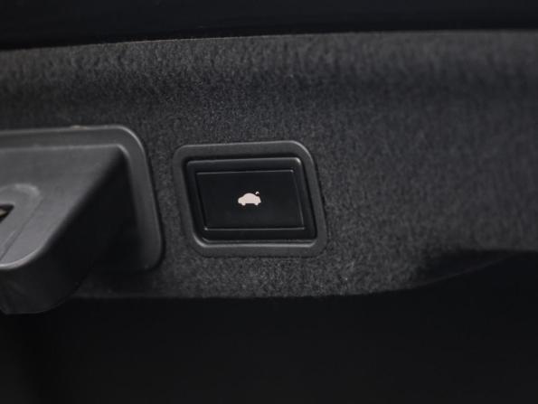 Audi A8 III (D4) с пробегом 2011 года, цена 1 990 000 рублей, 402351 км, седан, Автокод Объявления