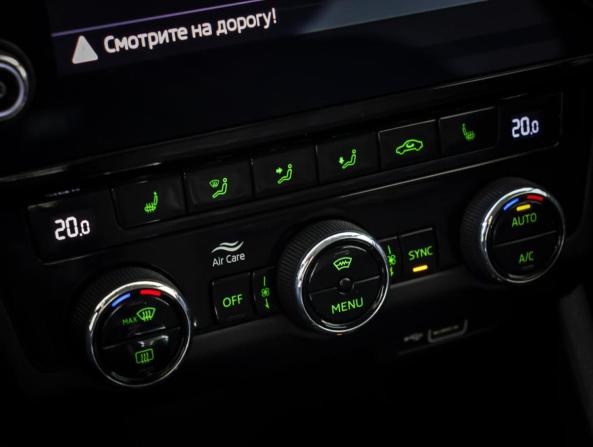 Skoda Octavia III (A7) Рестайлинг с пробегом 2020 года, цена 1 785 000 рублей, 174427 км, лифтбек, Автокод Объявления