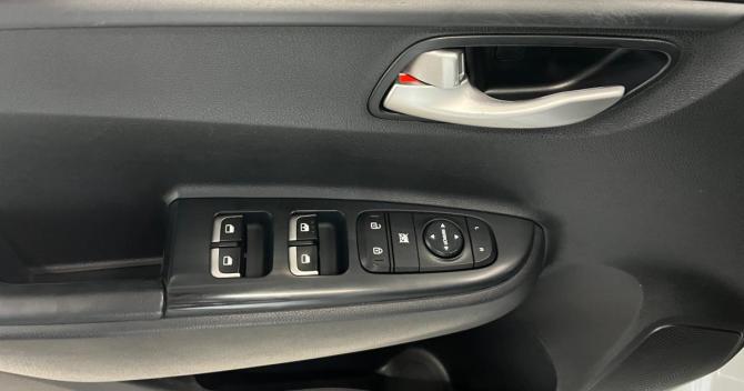 Kia Rio IV с пробегом 2019 года, цена 1 380 000 рублей, 147500 км, хэтчбек, Автокод Объявления