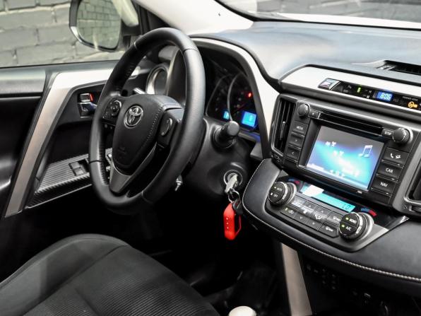 Toyota RAV4 IV (XA40) с пробегом 2015 года, цена 2 050 000 рублей, 116976 км, внедорожник, Автокод Объявления