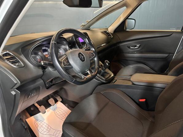 Renault Scenic IV с пробегом 2017 года, цена 1 329 000 рублей, 177300 км, минивэн, Автокод Объявления