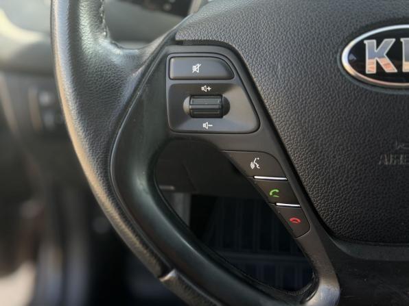 Kia Ceed II Рестайлинг с пробегом 2018 года, цена 1 450 000 рублей, 105604 км, хэтчбек, Автокод Объявления