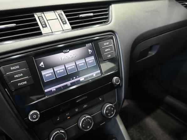 Skoda Octavia III (A7) Рестайлинг с пробегом 2019 года, цена 1 649 900 рублей, 117125 км, лифтбек, Автокод Объявления