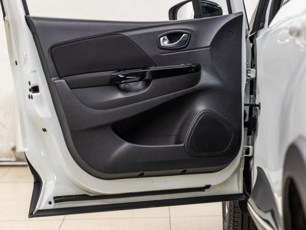 Renault Kaptur I Рестайлинг с пробегом 2021 года, цена 1 298 000 рублей, 47169 км, внедорожник, Автокод Объявления