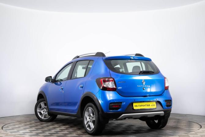 Renault Sandero II Рестайлинг с пробегом 2018 года, цена 1 349 000 рублей, 87200 км, хэтчбек, Автокод Объявления