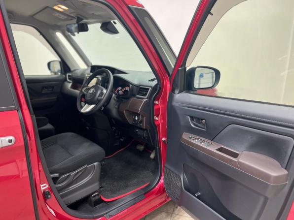 Toyota Roomy I с пробегом 2017 года, цена 970 000 рублей, 98909 км, минивэн, Автокод Объявления