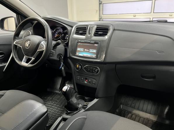 Renault Logan II Рестайлинг с пробегом 2020 года, цена 1 060 000 рублей, 108221 км, седан, Автокод Объявления