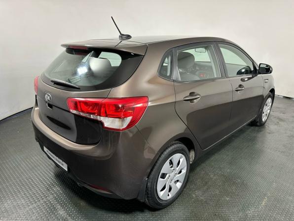 Kia Rio III Рестайлинг с пробегом 2017 года, цена 1 000 000 рублей, 100771 км, седан, Автокод Объявления