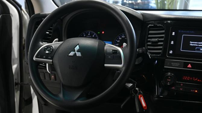 Mitsubishi Outlander III Рестайлинг 3 с пробегом 2018 года, цена 1 550 000 рублей, 100900 км, внедорожник, Автокод Объявления