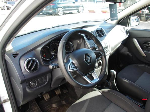 Renault Logan II Рестайлинг с пробегом 2019 года, цена 999 000 рублей, 155000 км, седан, Автокод Объявления