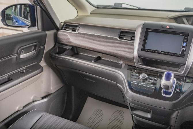 Honda Freed II с пробегом 2017 года, цена 1 629 000 рублей, 120000 км, компактвэн, Автокод Объявления