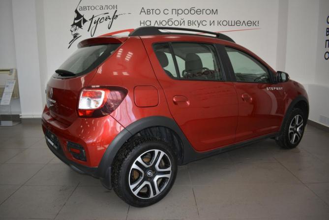 Renault Sandero II Рестайлинг с пробегом 2019 года, цена 1 299 000 рублей, 68000 км, хэтчбек, Автокод Объявления