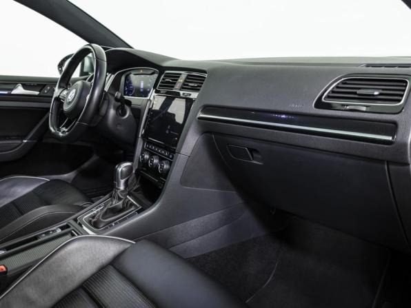 Volkswagen Golf R VII Рестайлинг с пробегом 2018 года, цена 3 638 000 рублей, 73331 км, универсал, Автокод Объявления