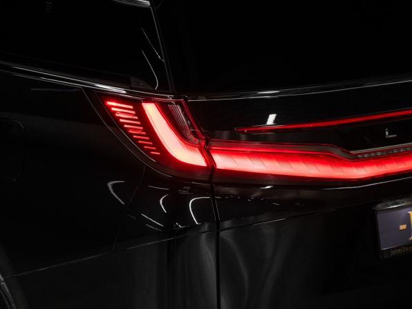 Lexus LM II с пробегом 2023 года, цена 14 740 000 рублей, 34513 км, минивэн, Автокод Объявления