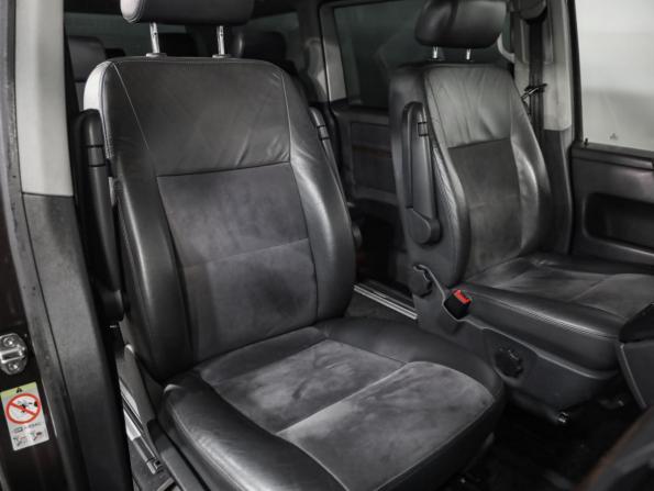 Volkswagen Multivan T5 Рестайлинг с пробегом 2011 года, цена 2 299 000 рублей, 252370 км, минивэн, Автокод Объявления