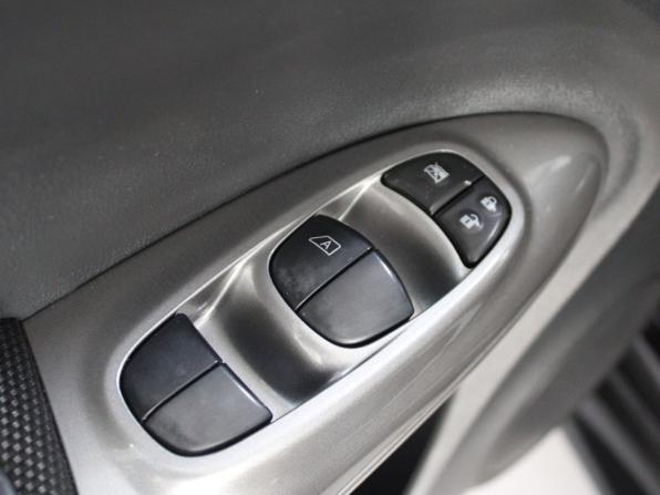 Nissan Juke I с пробегом 2012 года, цена 899 900 рублей, 202240 км, внедорожник, Автокод Объявления