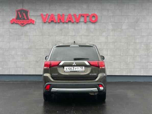 Mitsubishi Outlander III Рестайлинг 2 с пробегом 2018 года, цена 1 990 000 рублей, 106000 км, внедорожник, Автокод Объявления