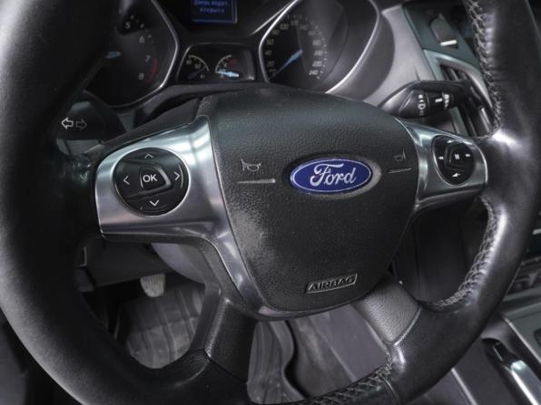 Ford Focus III с пробегом 2012 года, цена 610 000 рублей, 300984 км, седан, Автокод Объявления