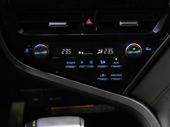 Toyota Camry VIII (XV70) Рестайлинг с пробегом 2021 года, цена 3 939 000 рублей, 79253 км, седан, Автокод Объявления