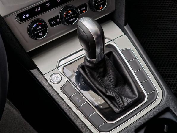 Volkswagen Passat B8 с пробегом 2015 года, цена 1 450 000 рублей, 196706 км, седан, Автокод Объявления