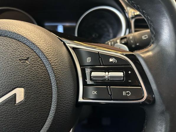 Kia Ceed III Рестайлинг с пробегом 2021 года, цена 2 349 000 рублей, 64700 км, универсал, Автокод Объявления