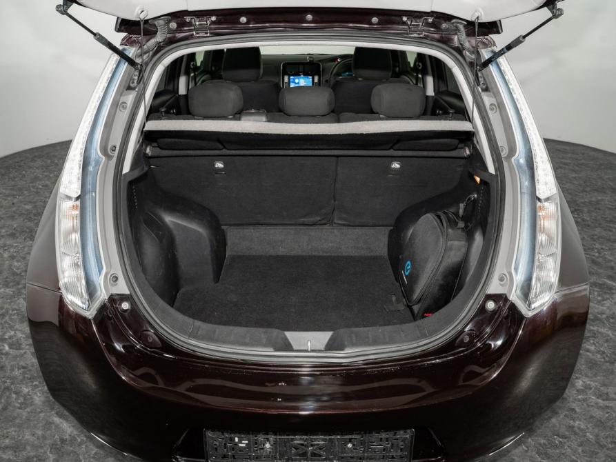 Nissan Leaf I (ZE0/AZE0) Иркутск  - изображение 20