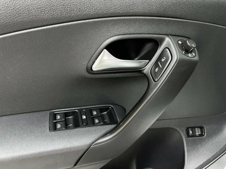 Volkswagen Polo V Рестайлинг Набережные Челны  - изображение 6