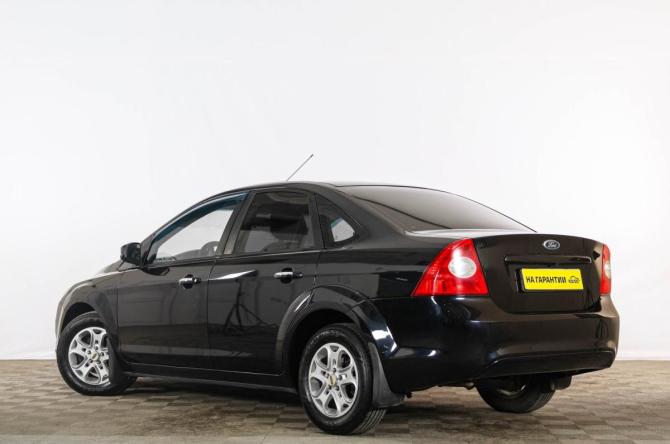 Ford Focus II Рестайлинг с пробегом 2011 года, цена 649 000 рублей, 572192 км, седан, Автокод Объявления