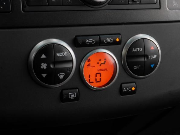 Nissan Tiida I Рестайлинг с пробегом 2011 года, цена 649 000 рублей, 250828 км, хэтчбек, Автокод Объявления