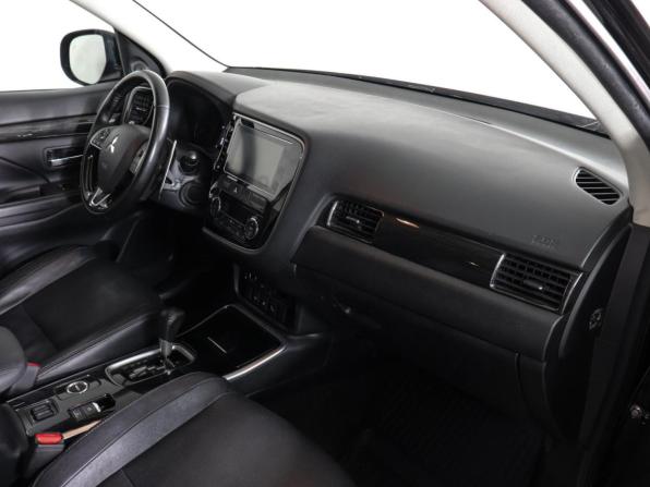 Mitsubishi Outlander III Рестайлинг 3 с пробегом 2018 года, цена 1 900 000 рублей, 173892 км, внедорожник, Автокод Объявления