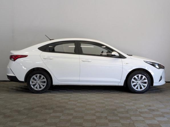 Hyundai Solaris II Рестайлинг с пробегом 2022 года, цена 1 605 000 рублей, 83964 км, седан, Автокод Объявления
