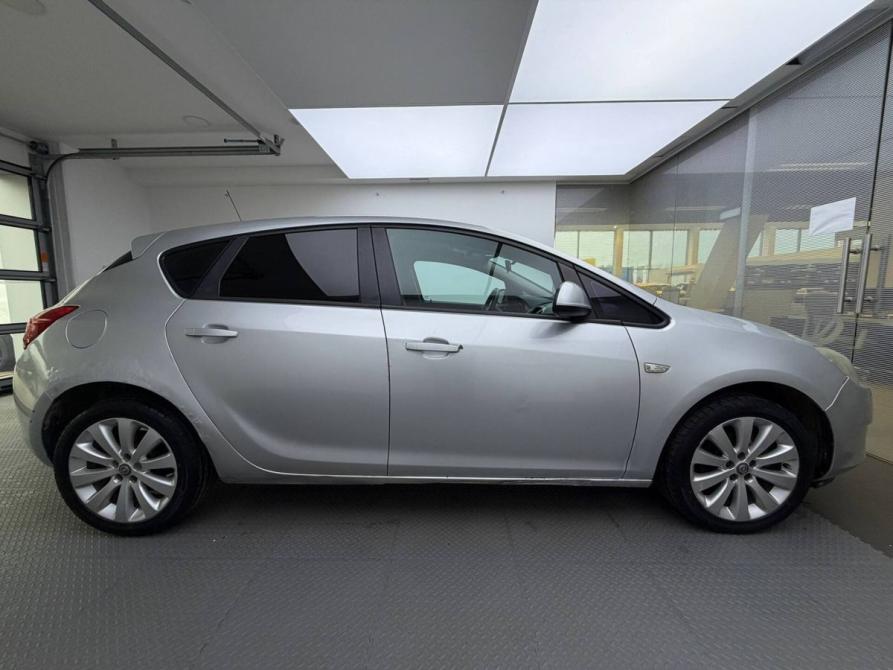 Opel Astra J Уфа  - изображение 5