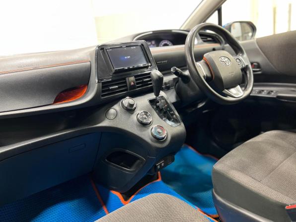 Toyota Sienta II Рестайлинг с пробегом 2019 года, цена 1 259 000 рублей, 184155 км, минивэн, Автокод Объявления
