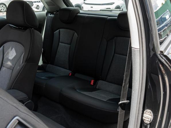Audi A1 I (8X) с пробегом 2011 года, цена 925 000 рублей, 221926 км, хэтчбек, Автокод Объявления