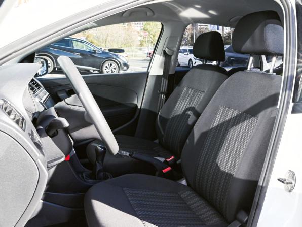 Volkswagen Polo V Рестайлинг с пробегом 2019 года, цена 1 099 000 рублей, 89788 км, седан, Автокод Объявления