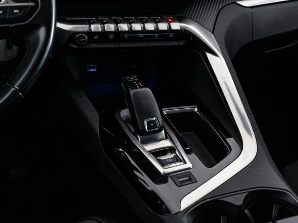 Peugeot 3008 II с пробегом 2017 года, цена 1 599 000 рублей, 112806 км, внедорожник, Автокод Объявления