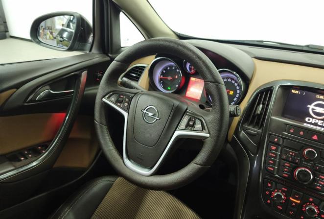 Opel Astra J Рестайлинг с пробегом 2013 года, цена 700 000 рублей, 159944 км, хэтчбек, Автокод Объявления