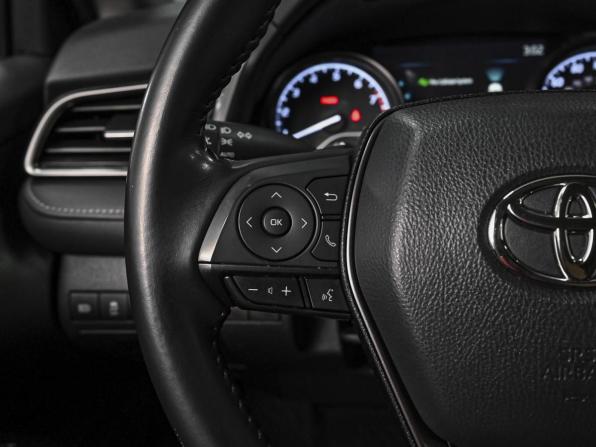 Toyota Camry VIII (XV70) Рестайлинг с пробегом 2021 года, цена 2 649 000 рублей, 81260 км, седан, Автокод Объявления
