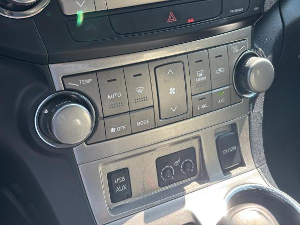 Toyota Highlander II (XU40) Рестайлинг с пробегом 2012 года, цена 1 749 000 рублей, 241000 км, внедорожник, Автокод Объявления