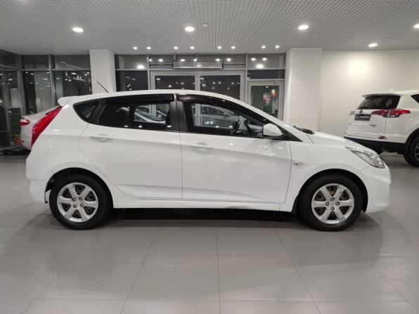 Hyundai Solaris I с пробегом 2013 года, цена 670 000 рублей, 175833 км, хэтчбек, Автокод Объявления