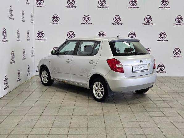 Skoda Fabia II Рестайлинг с пробегом 2010 года, цена 422 000 рублей, 239041 км, хэтчбек, Автокод Объявления