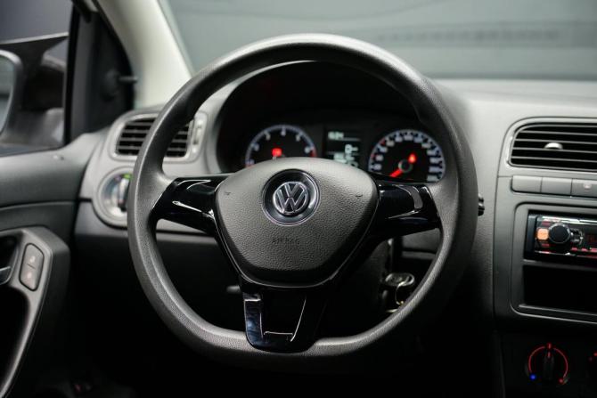 Volkswagen Polo V Рестайлинг с пробегом 2016 года, цена 997 000 рублей, 86000 км, седан, Автокод Объявления
