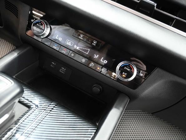 Mitsubishi Outlander IV с пробегом 2022 года, цена 4 249 900 рублей, 45125 км, внедорожник, Автокод Объявления