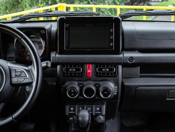 Suzuki Jimny IV с пробегом 2021 года, цена 2 999 000 рублей, 64691 км, внедорожник, Автокод Объявления