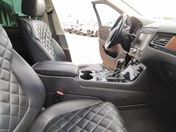 Volkswagen Touareg II Рестайлинг с пробегом 2018 года, цена 3 700 000 рублей, 143500 км, внедорожник, Автокод Объявления