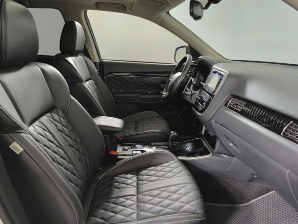 Mitsubishi Outlander III Рестайлинг 3 с пробегом 2022 года, цена 3 190 000 рублей, 37832 км, внедорожник, Автокод Объявления