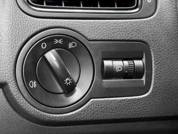 Volkswagen Polo V Рестайлинг с пробегом 2017 года, цена 1 169 900 рублей, 166000 км, седан, Автокод Объявления